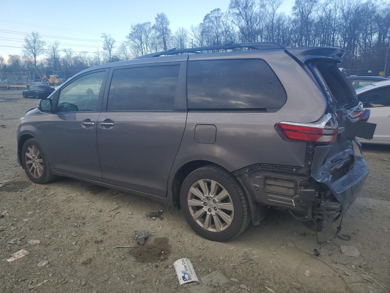 2015 TOYOTA SIENNA XLE - Фото 2