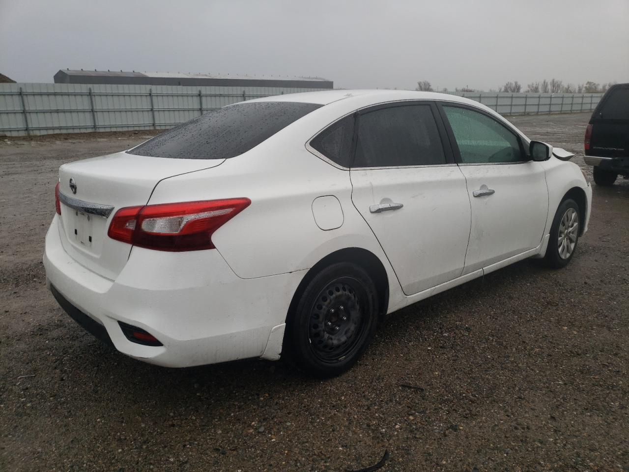 2017 NISSAN SENTRA S - Фото 3