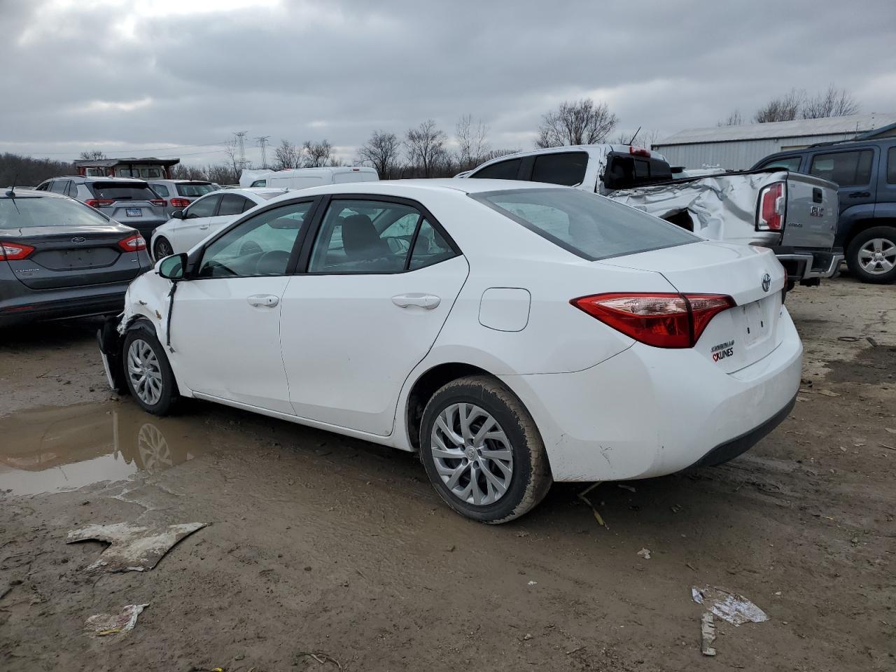 2019 TOYOTA COROLLA L - Фото 2