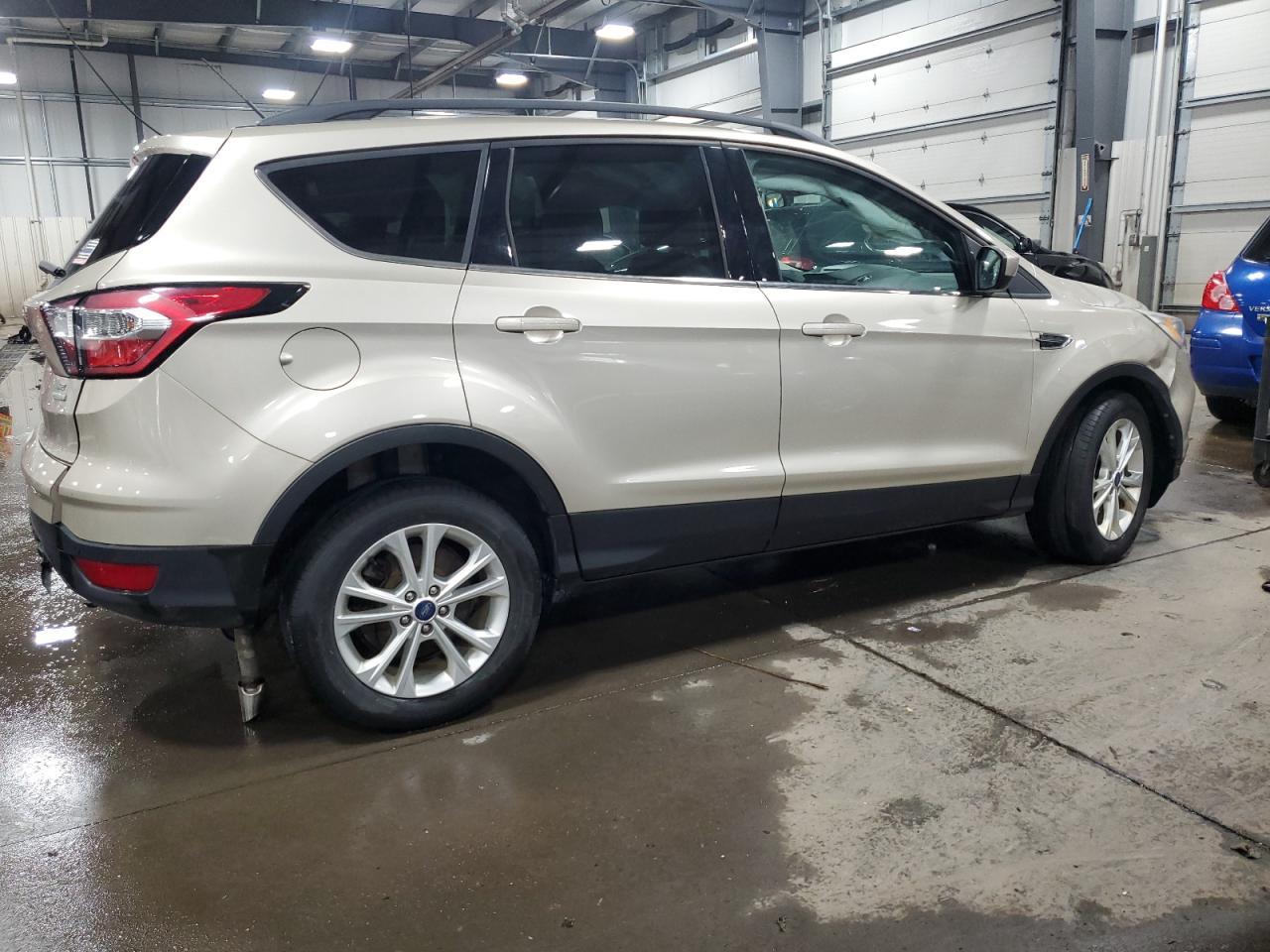2017 FORD ESCAPE SE - Фото 3