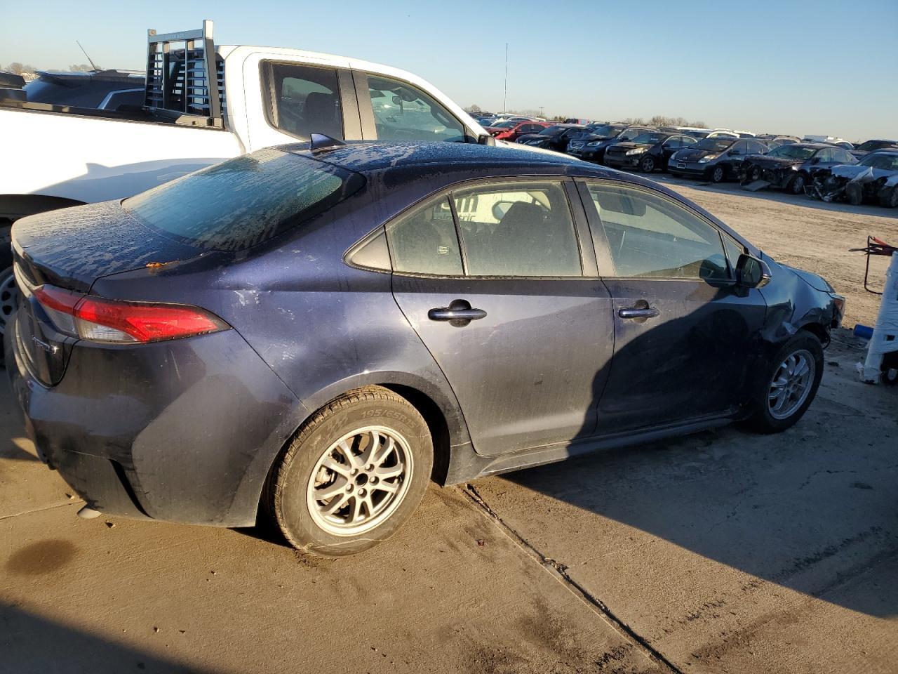 2021 TOYOTA COROLLA LE - Image 3
