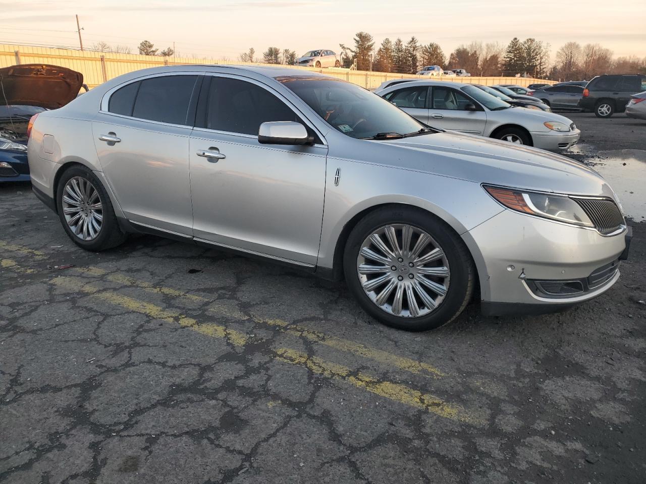 2013 LINCOLN MKS - Image 4