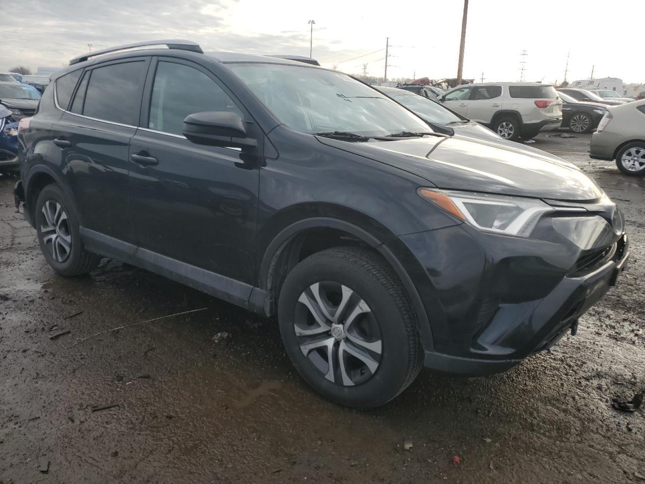 2017 TOYOTA RAV4 LE - Image 4