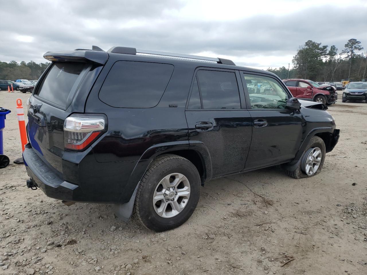 2019 TOYOTA 4RUNNER SR - Фото 3