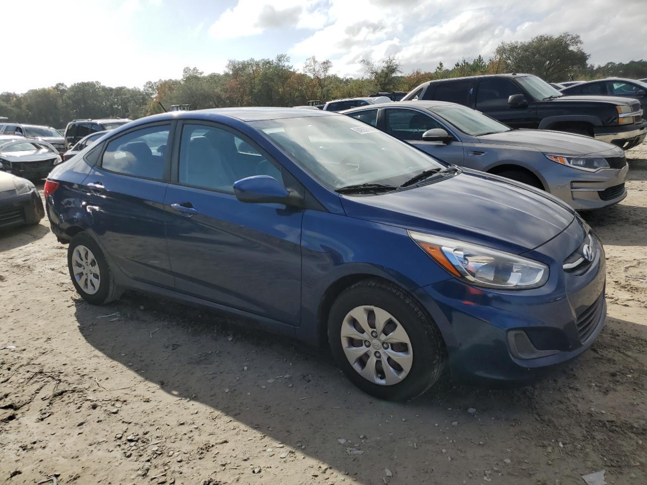 2017 HYUNDAI ACCENT SE - Image 4