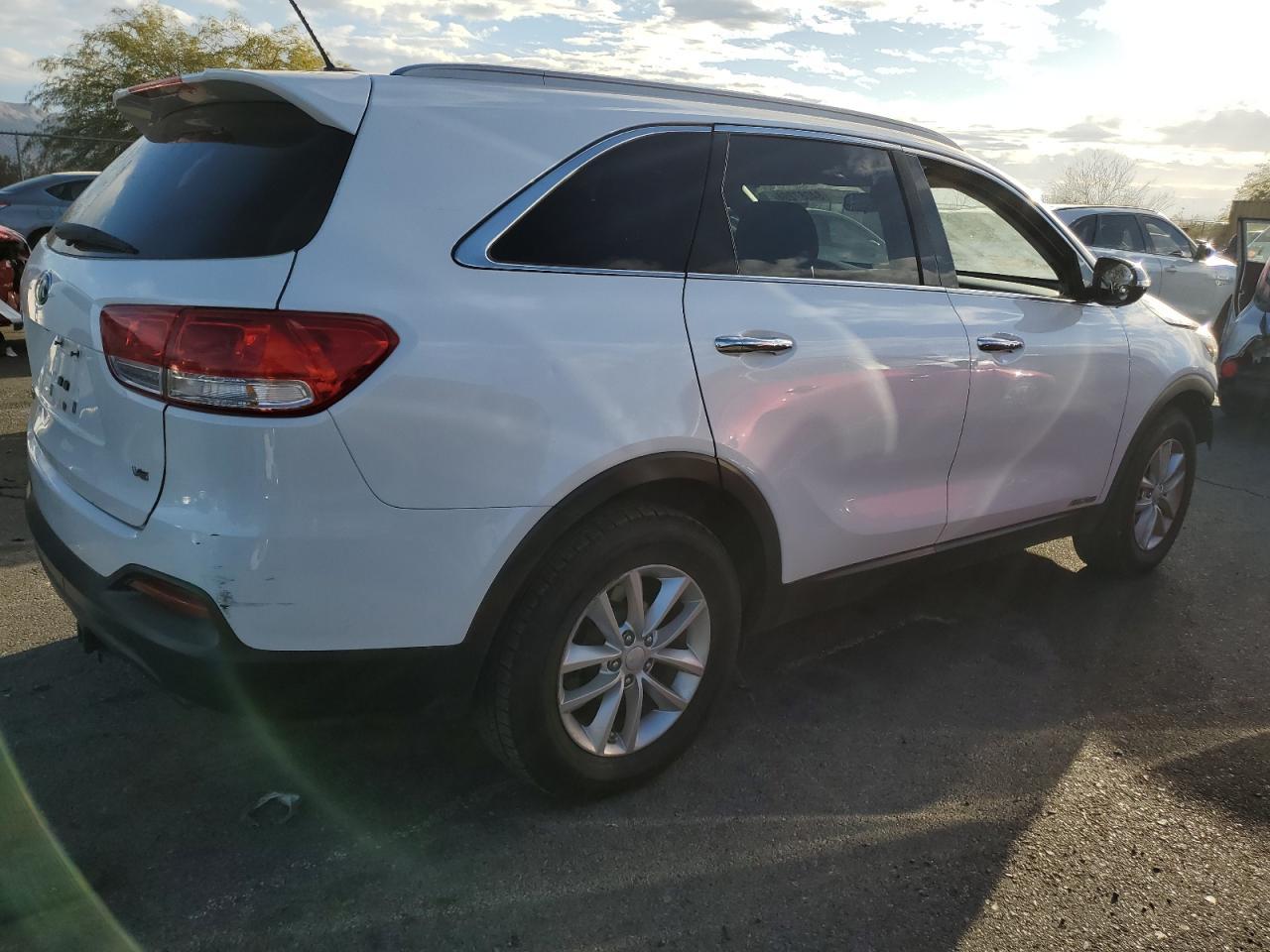 2016 KIA SORENTO LX - Image 3