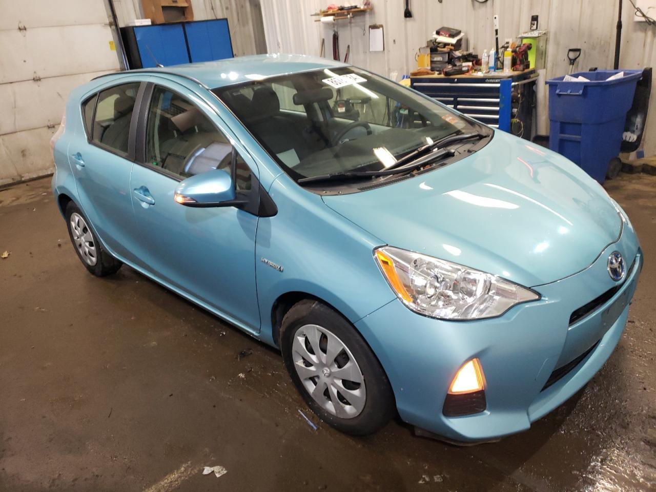 2013 TOYOTA PRIUS C - Фото 4