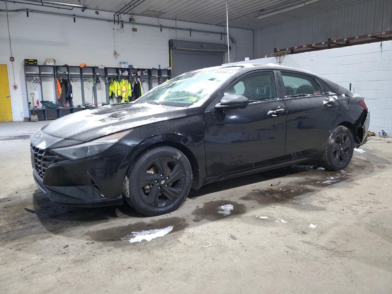 2023 HYUNDAI ELANTRA SE