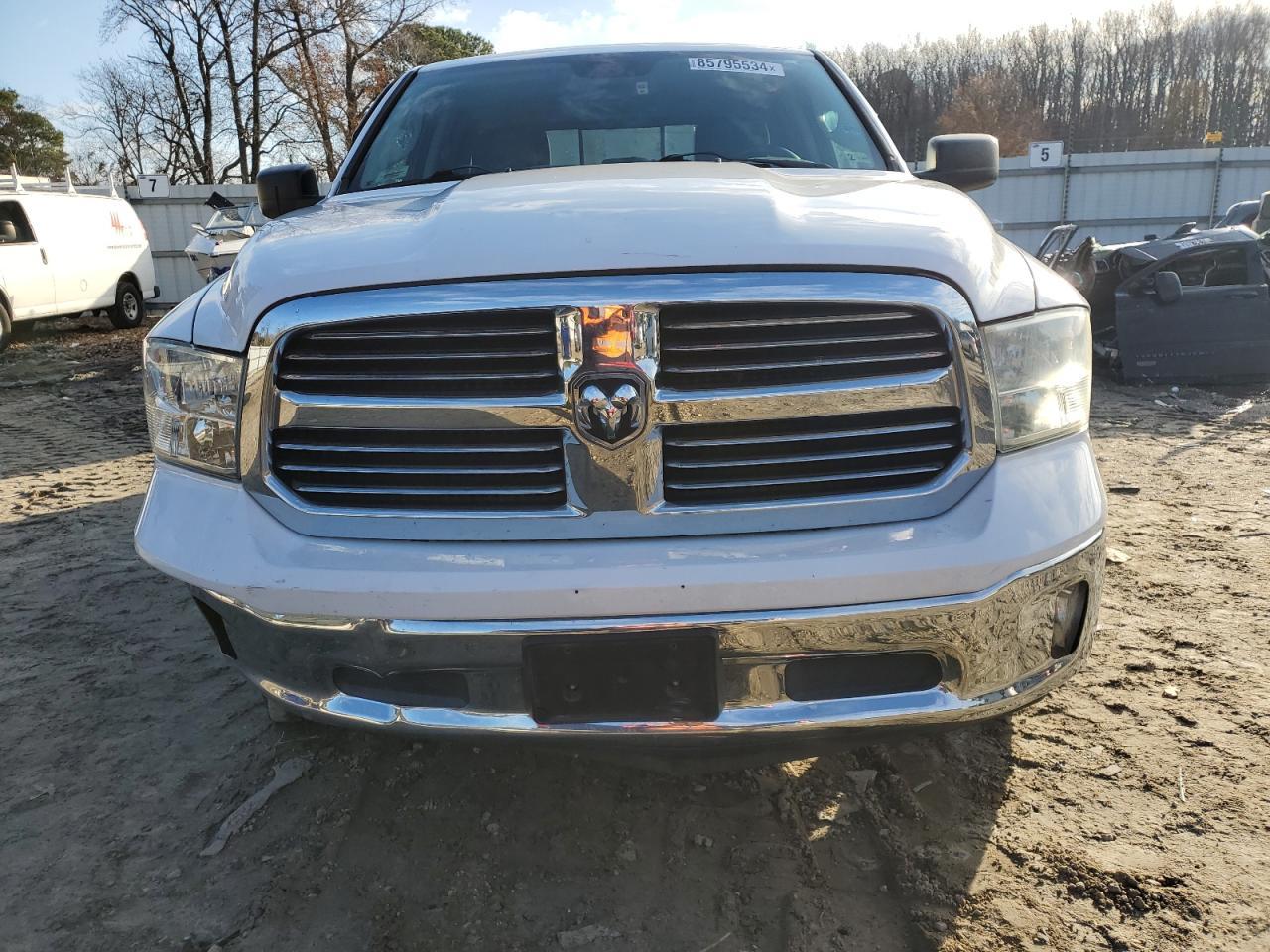 2015 RAM 1500 SLT - Image 5