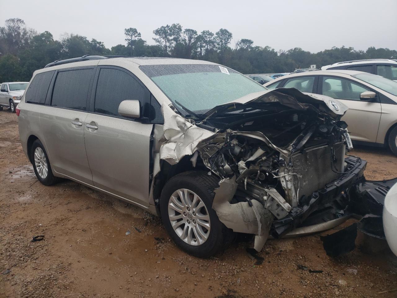 2015 TOYOTA SIENNA XLE - Фото 4