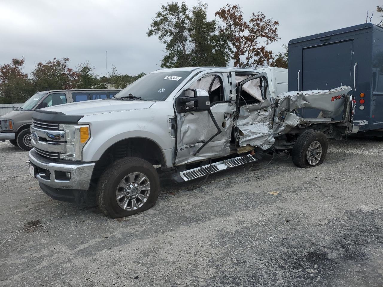 2017 FORD F350 SUPER