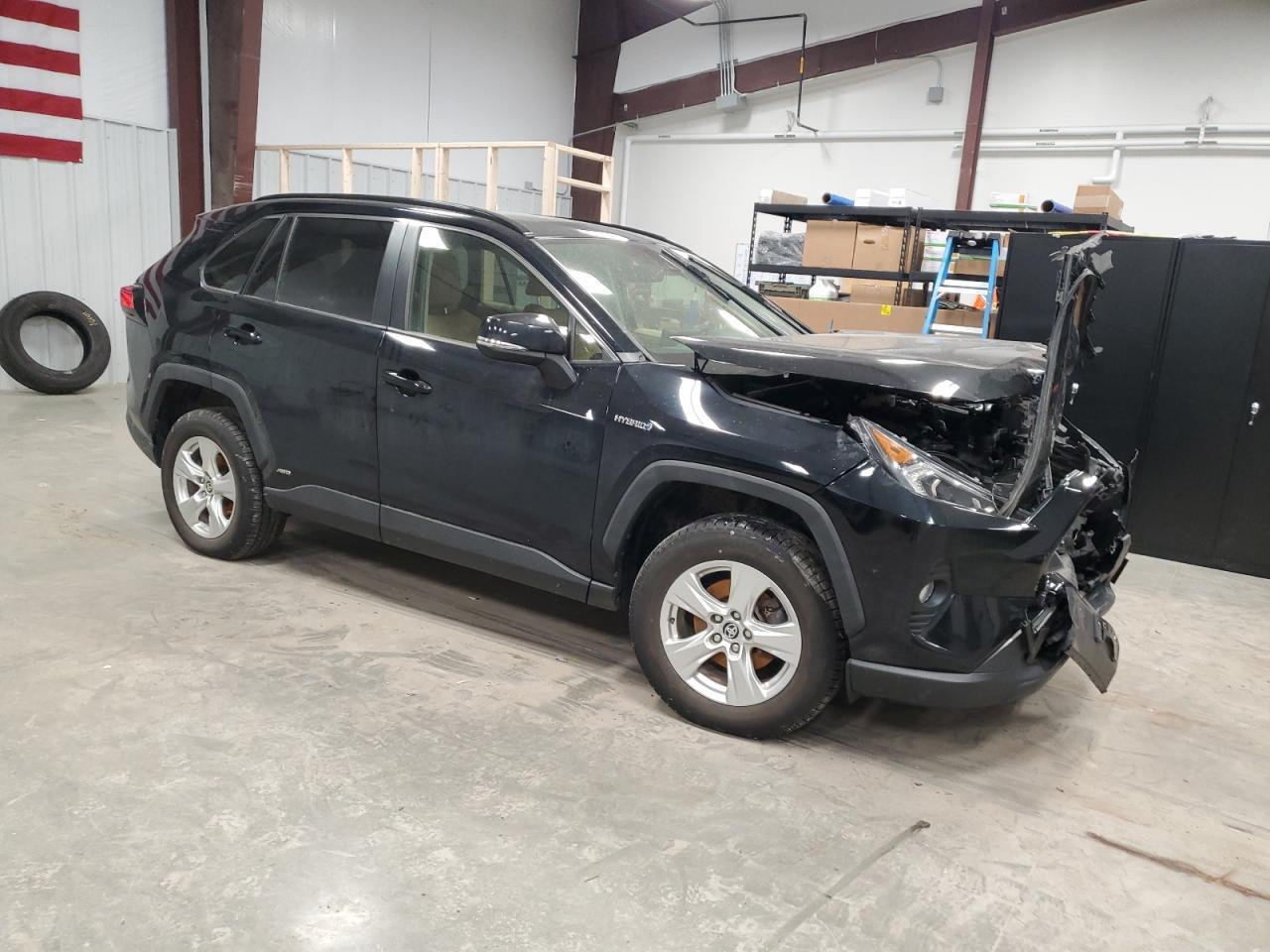 2020 TOYOTA RAV4 XLE - Image 4