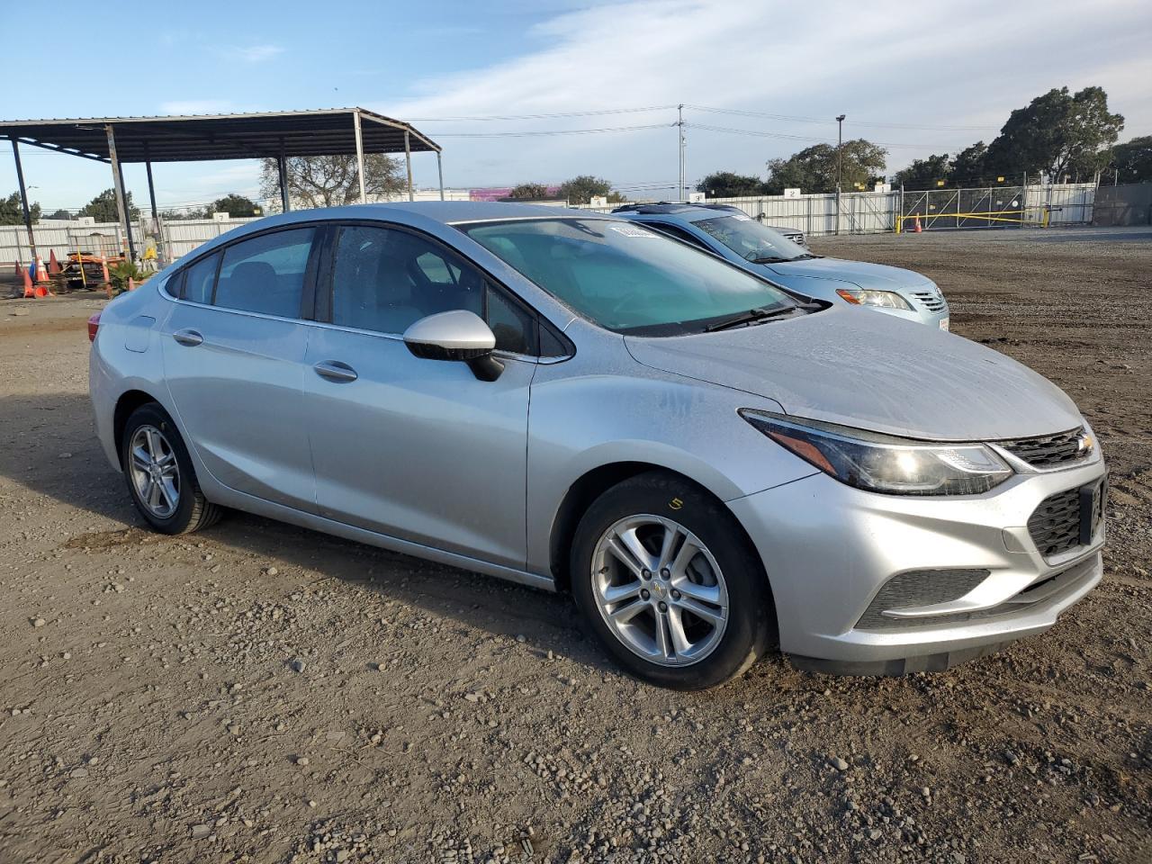 2017 CHEVROLET CRUZE LT - Image 4