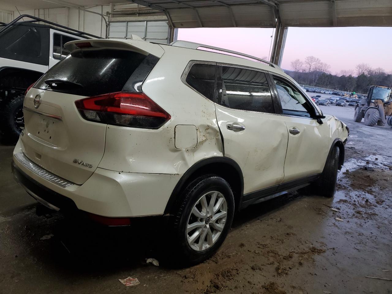 2018 NISSAN ROGUE S - Фото 3