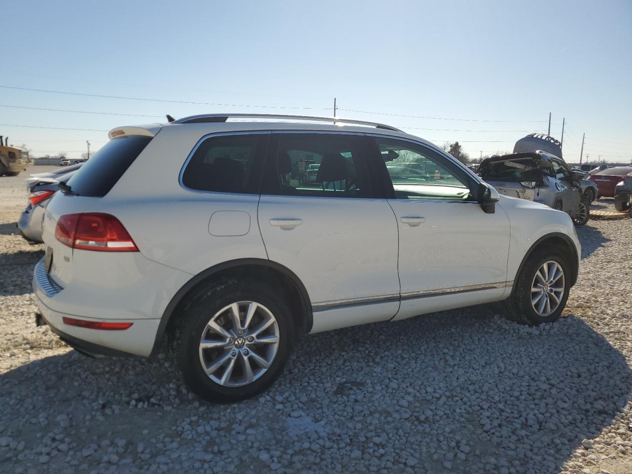 2014 VOLKSWAGEN TOUAREG V6 - Image 3