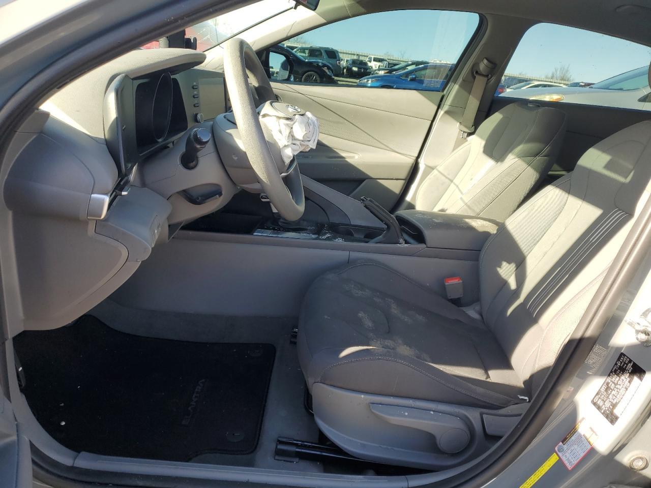 2022 HYUNDAI ELANTRA SE - Фото 7