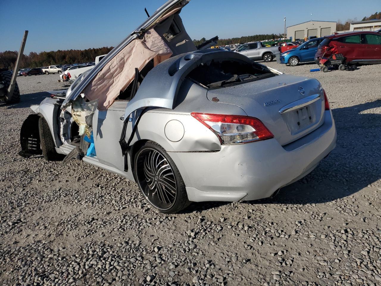 2011 NISSAN MAXIMA S - Фото 2