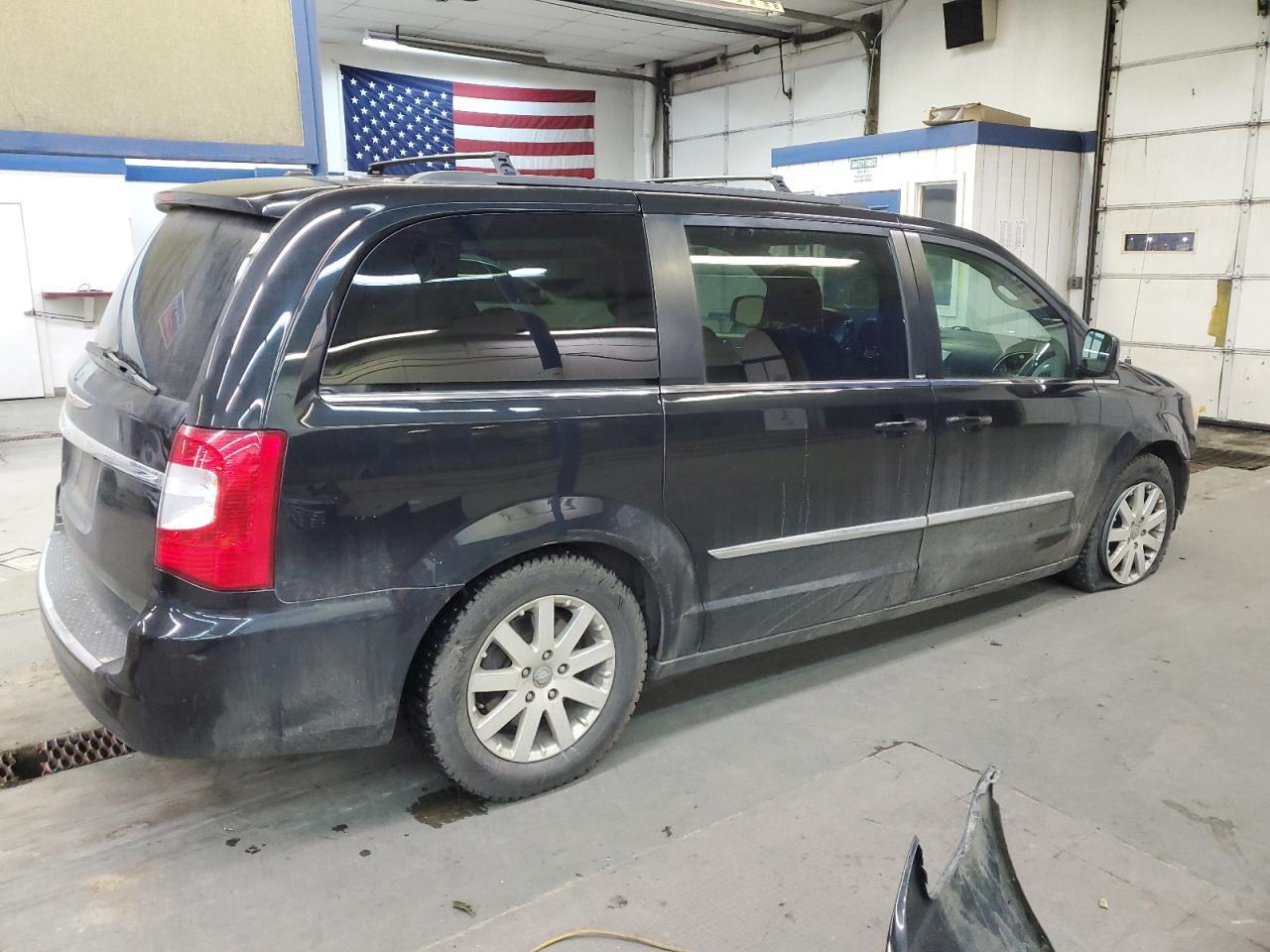 2014 CHRYSLER TOWN & COU - Image 3