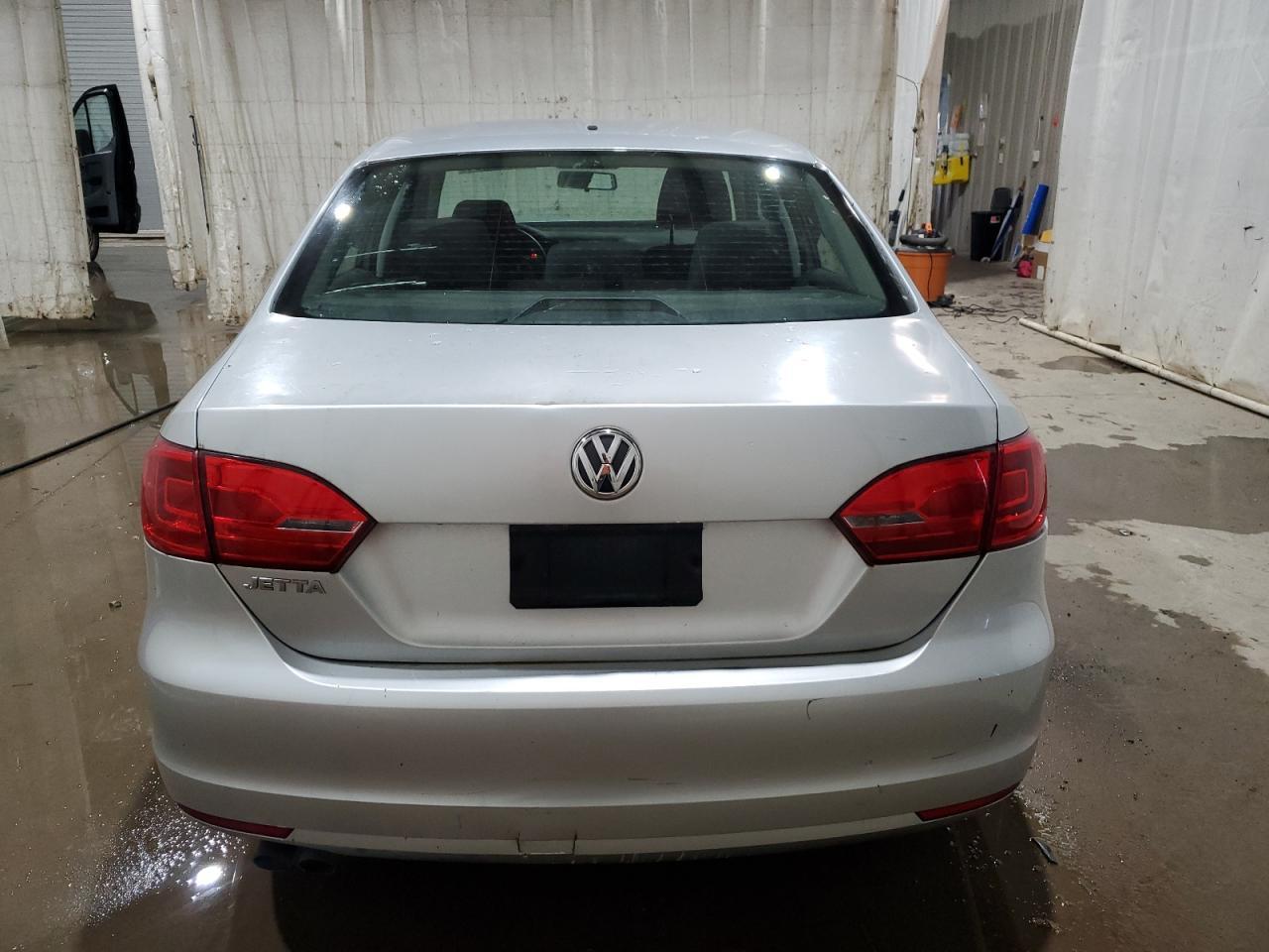 2013 VOLKSWAGEN JETTA BASE - Image 6