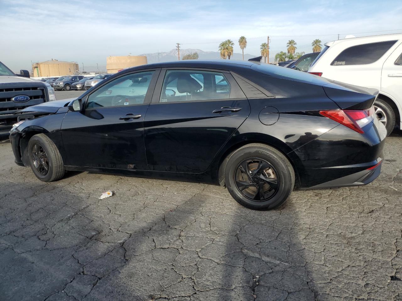 2023 HYUNDAI ELANTRA SE - Фото 2
