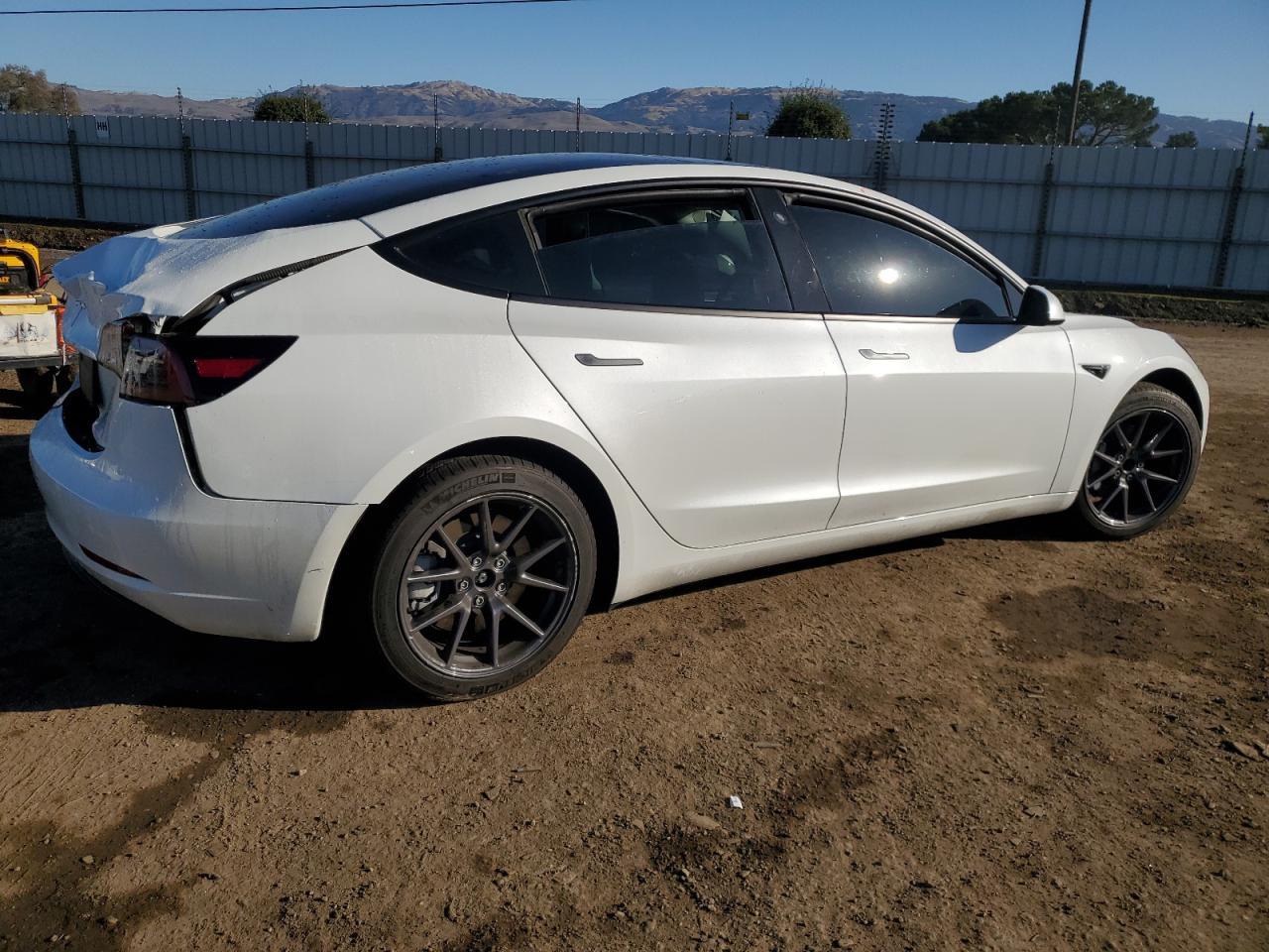 2023 TESLA MODEL 3 - Image 3