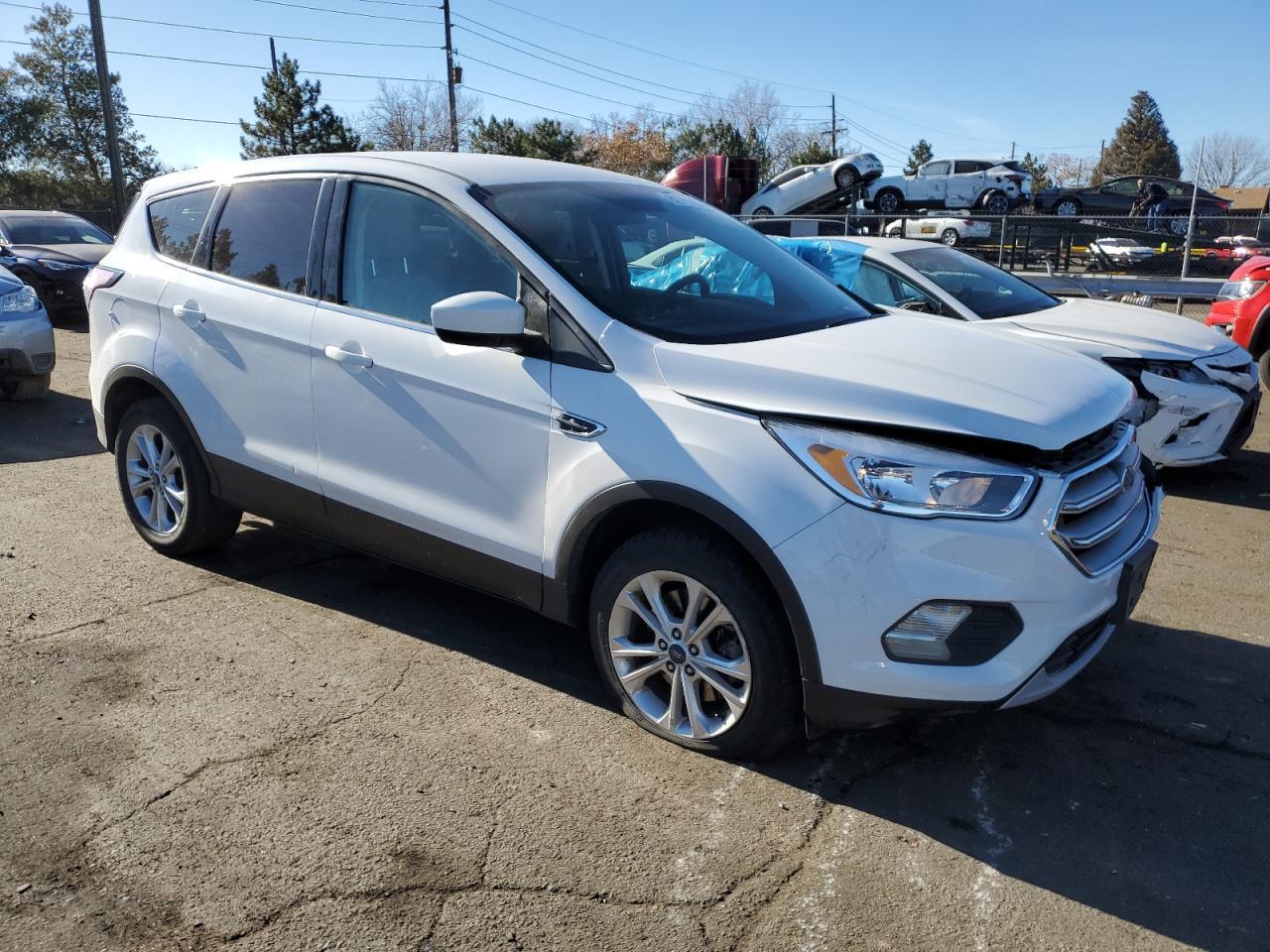 2017 FORD ESCAPE SE - Image 4
