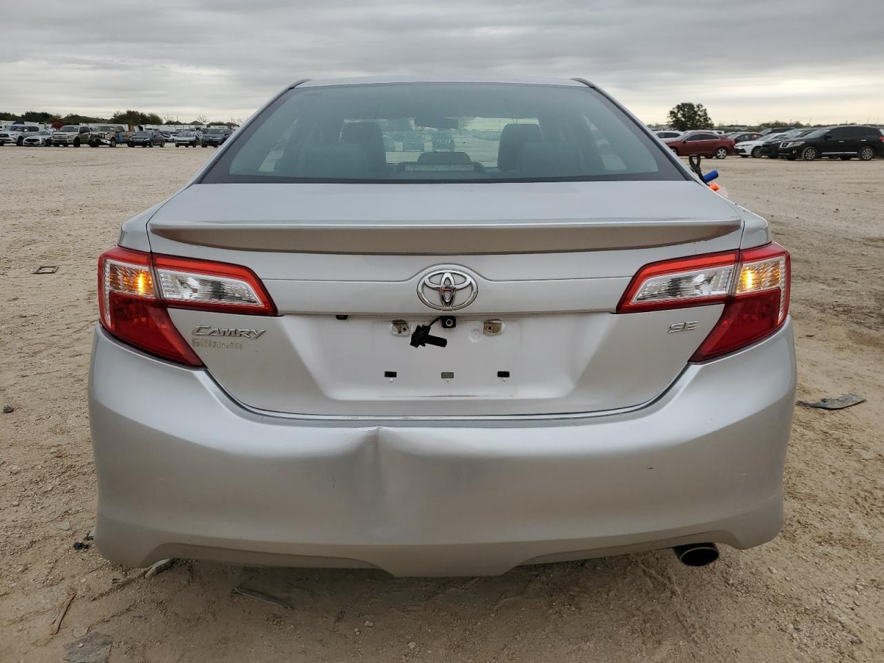 2014 TOYOTA CAMRY L - Фото 6