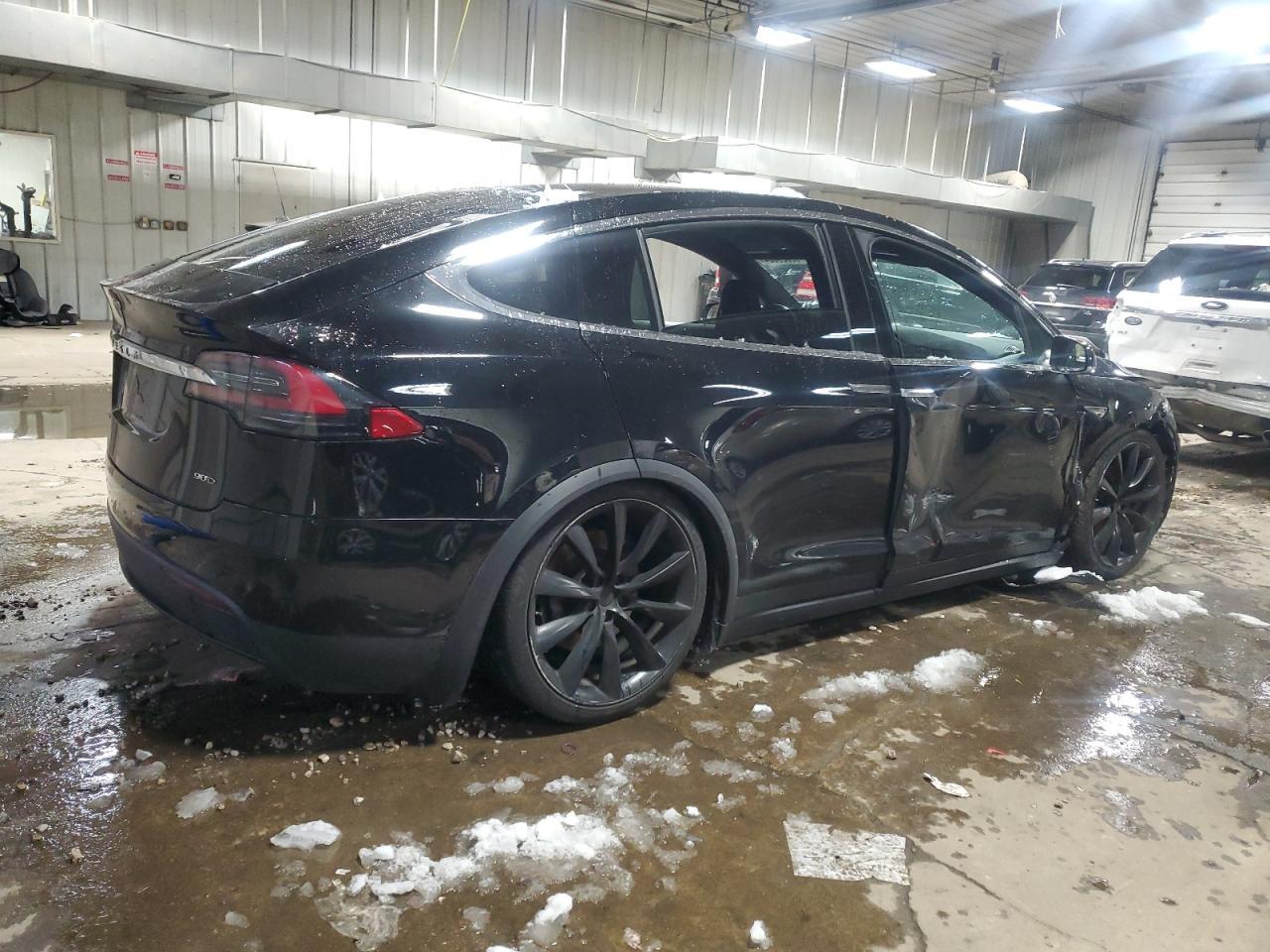 2016 TESLA MODEL X - Фото 3
