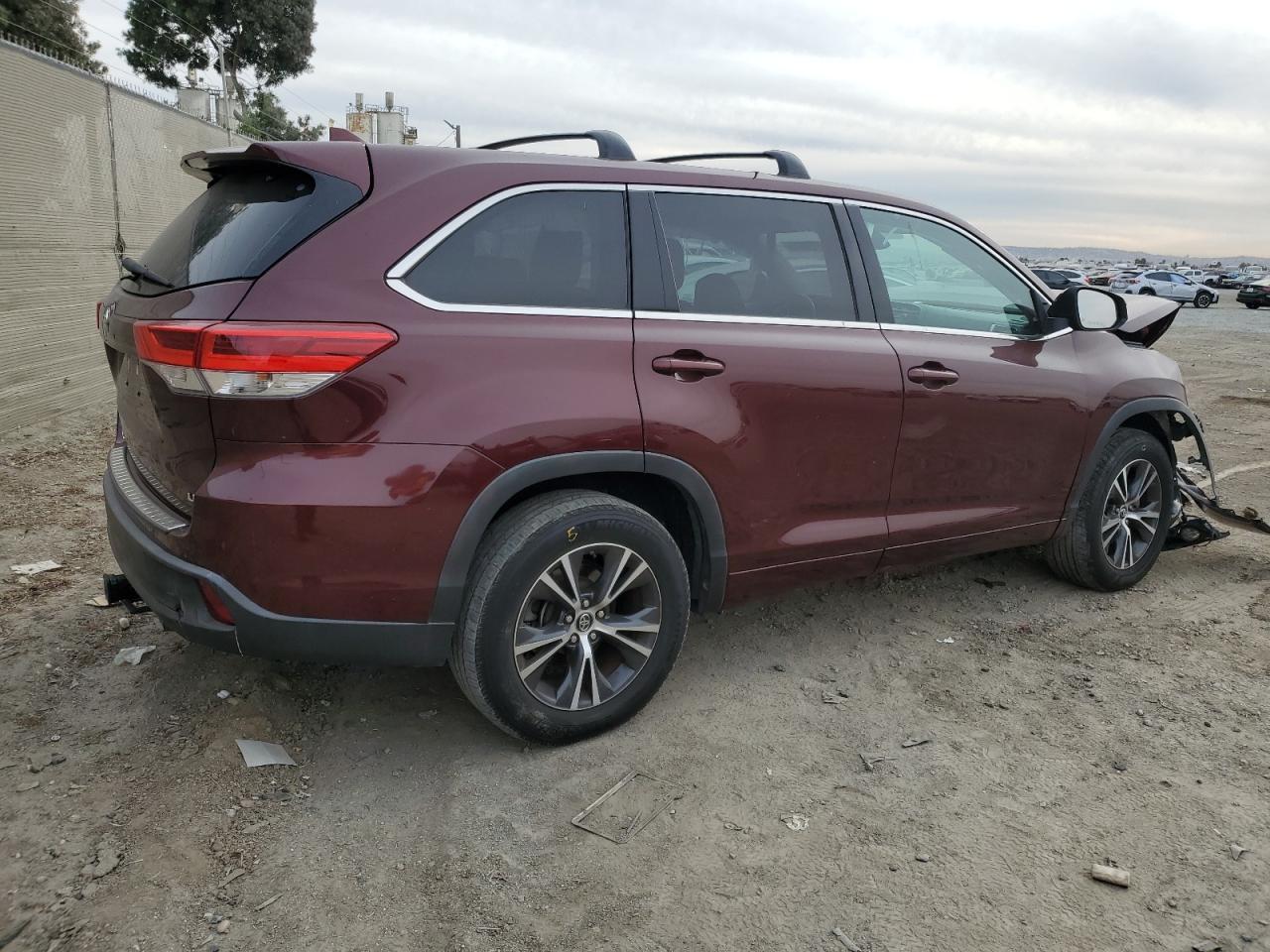2018 TOYOTA HIGHLANDER - Image 3
