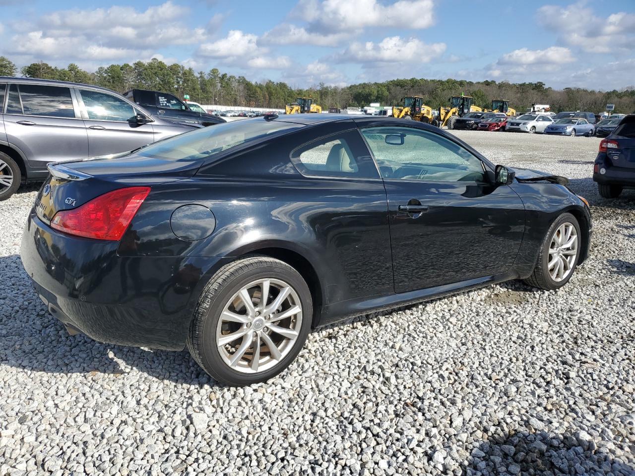 2012 INFINITI G37 - Image 3