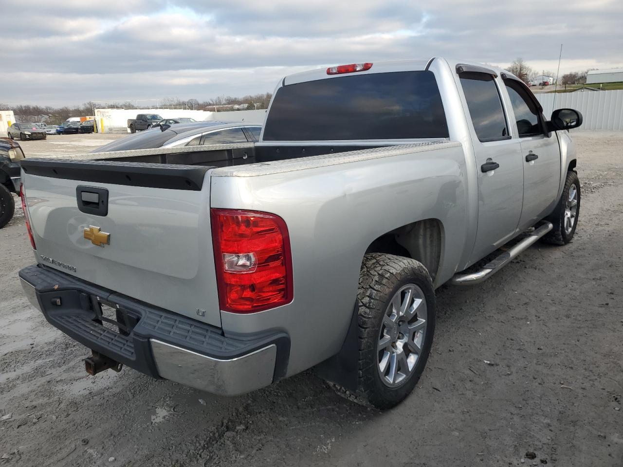 2013 CHEVROLET SILVERADO - Фото 3