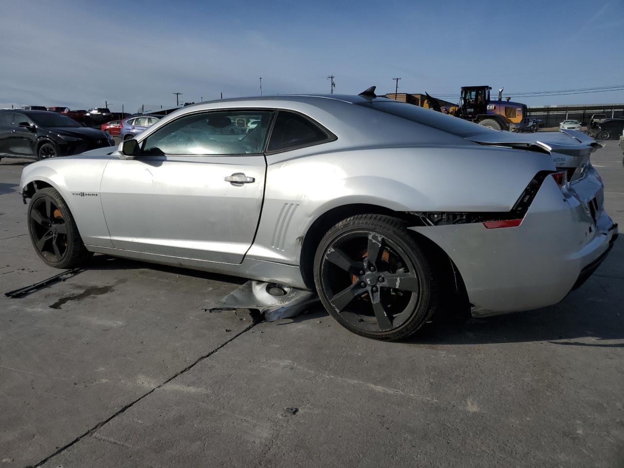 2011 CHEVROLET CAMARO LT - Image 2