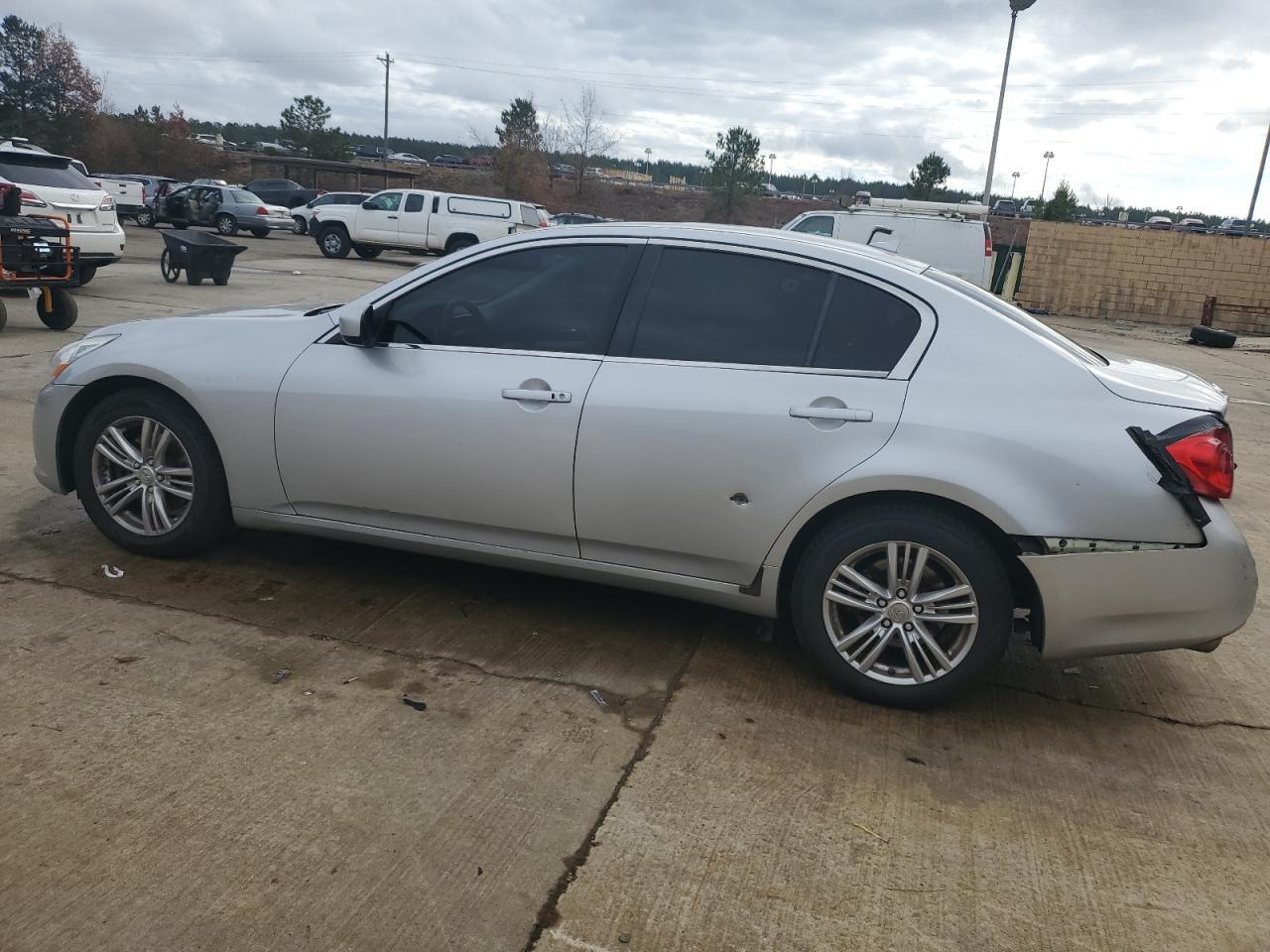 2012 INFINITI G37 - Image 2