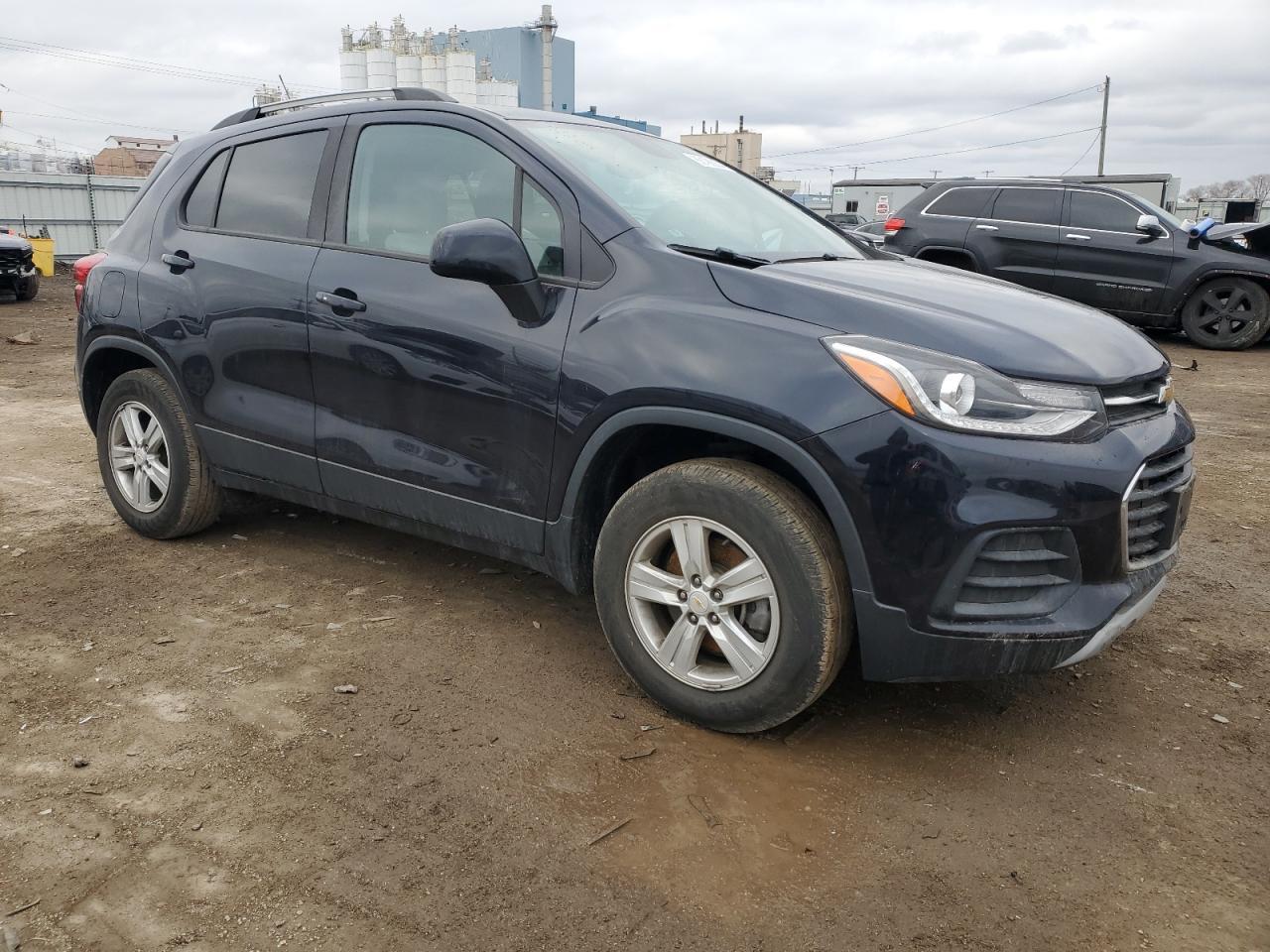 2021 CHEVROLET TRAX 1LT - Image 4