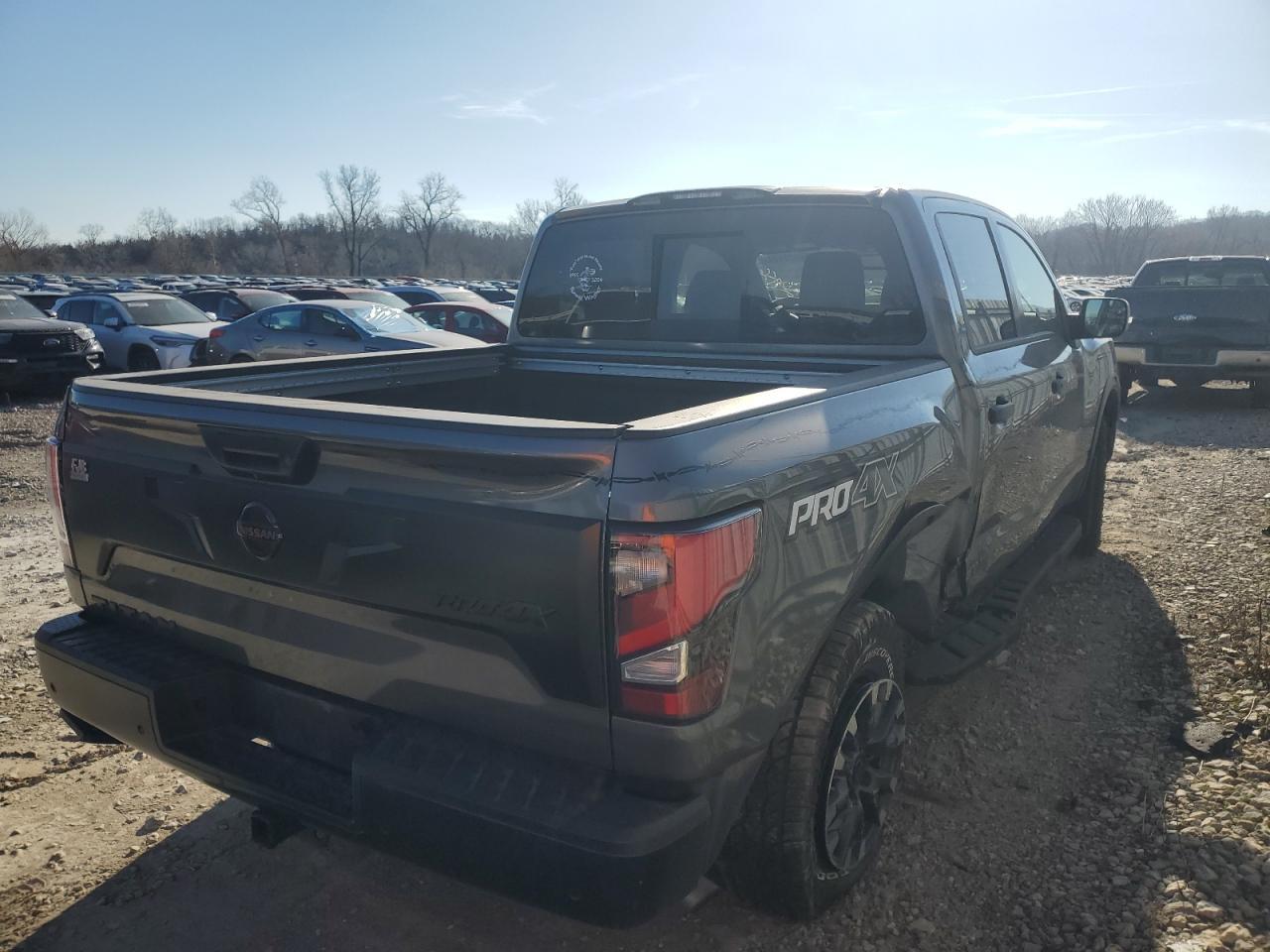 2021 NISSAN TITAN SV - Фото 3