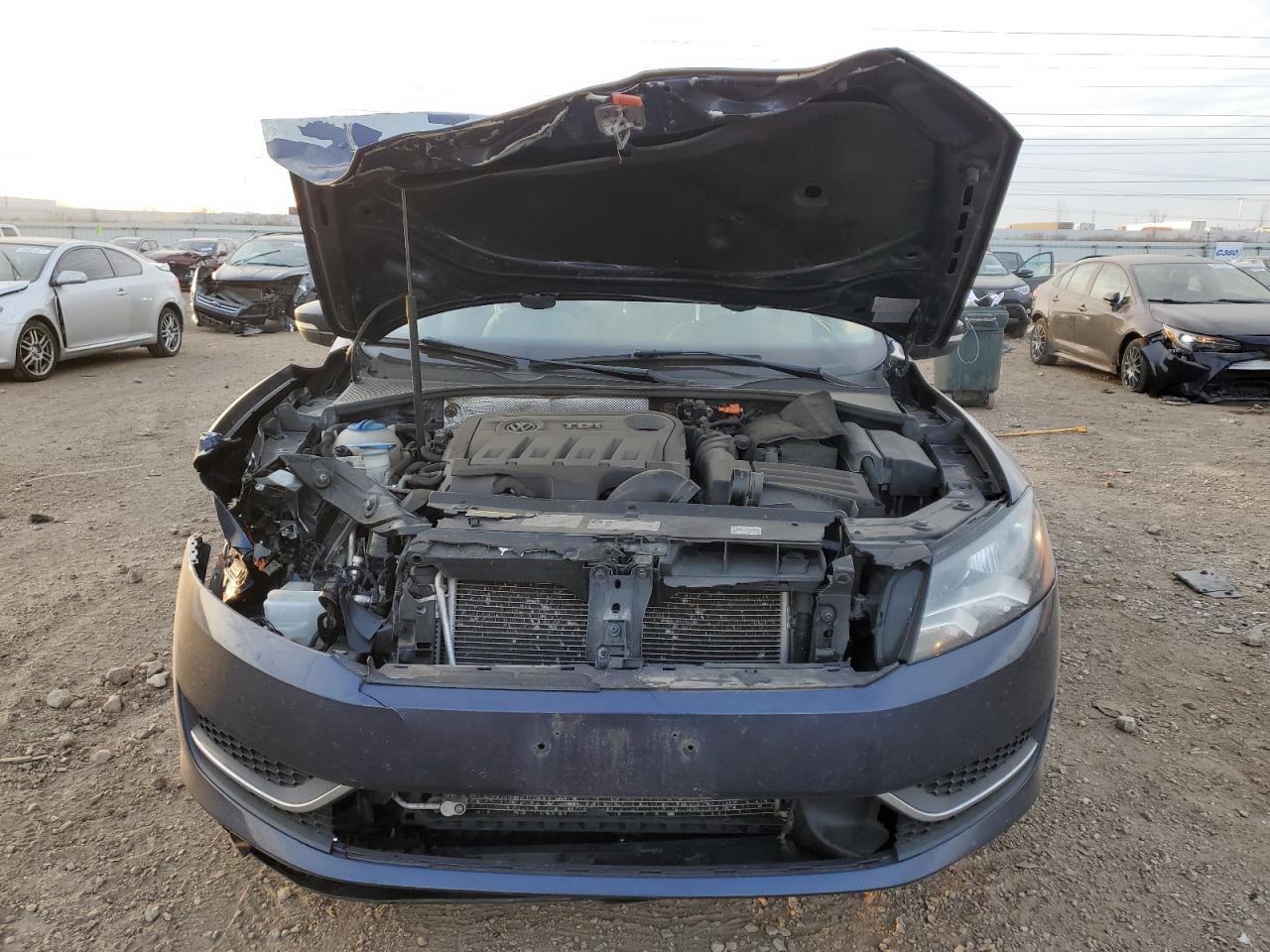 2013 VOLKSWAGEN PASSAT SE - Image 5