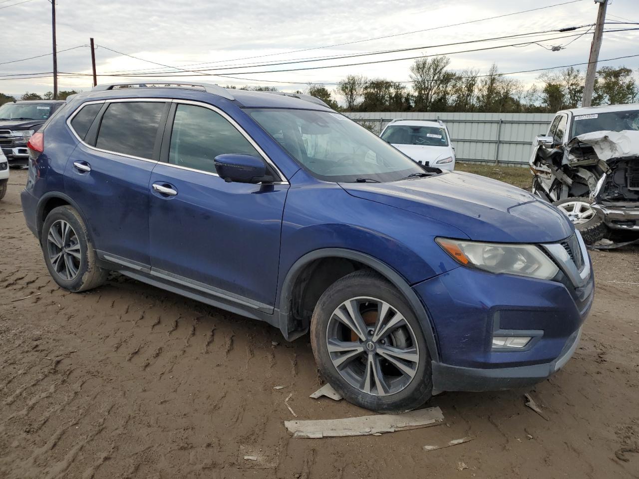 2017 NISSAN ROGUE S - Фото 4