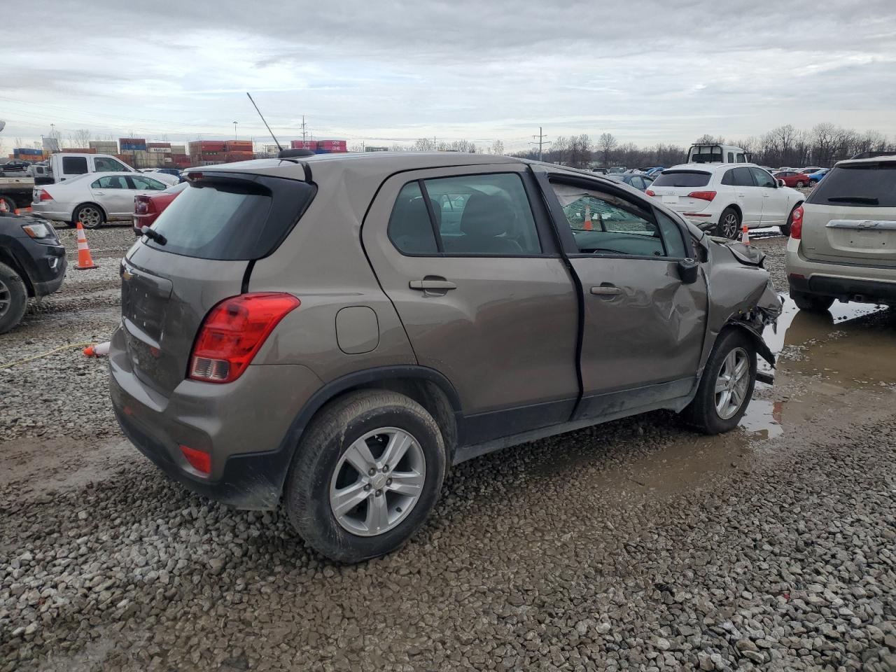 2021 CHEVROLET TRAX LS - Image 3