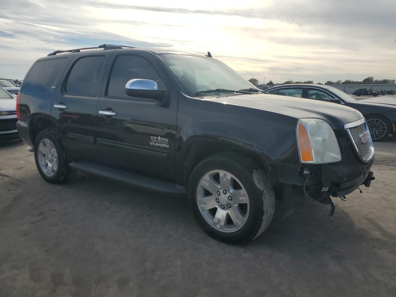 2012 GMC YUKON SLT - Фото 4