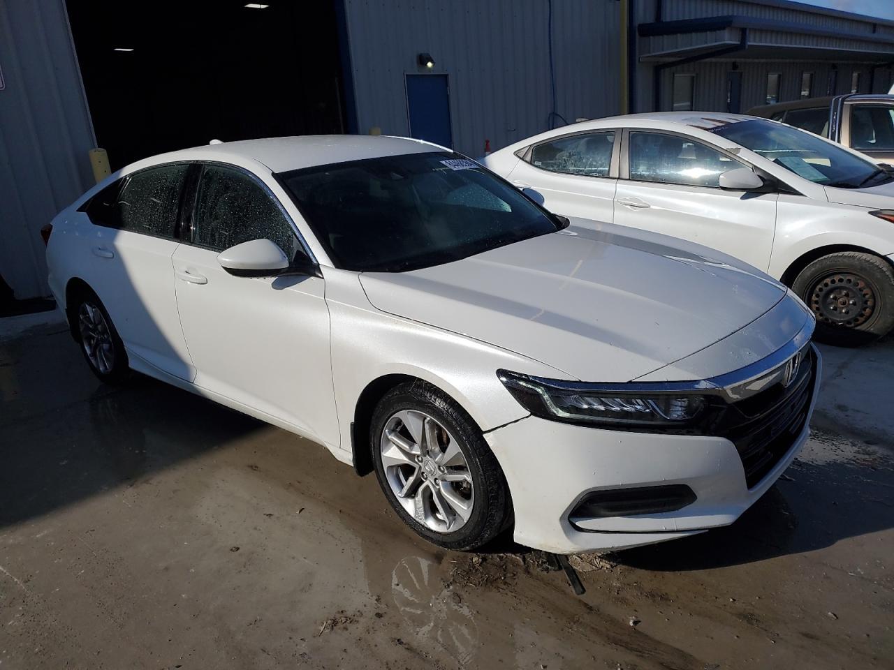 2018 HONDA ACCORD LX - Фото 4