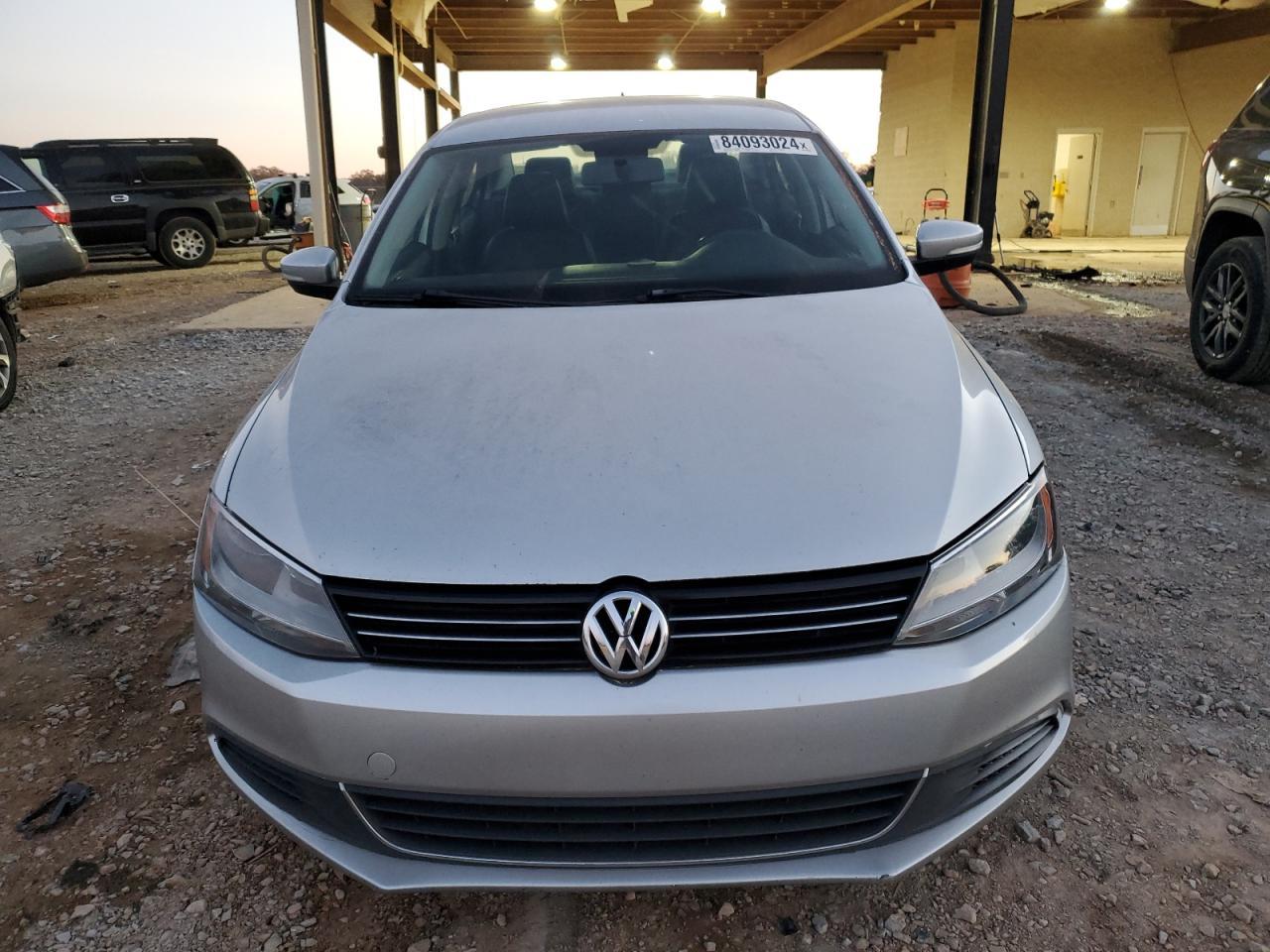 2014 VOLKSWAGEN JETTA SE - Image 5