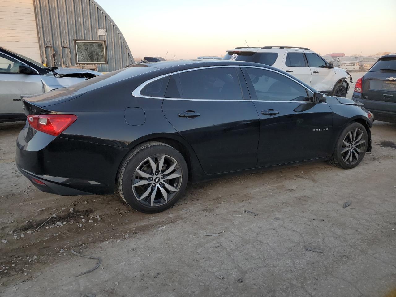 2017 CHEVROLET MALIBU LT - Image 3
