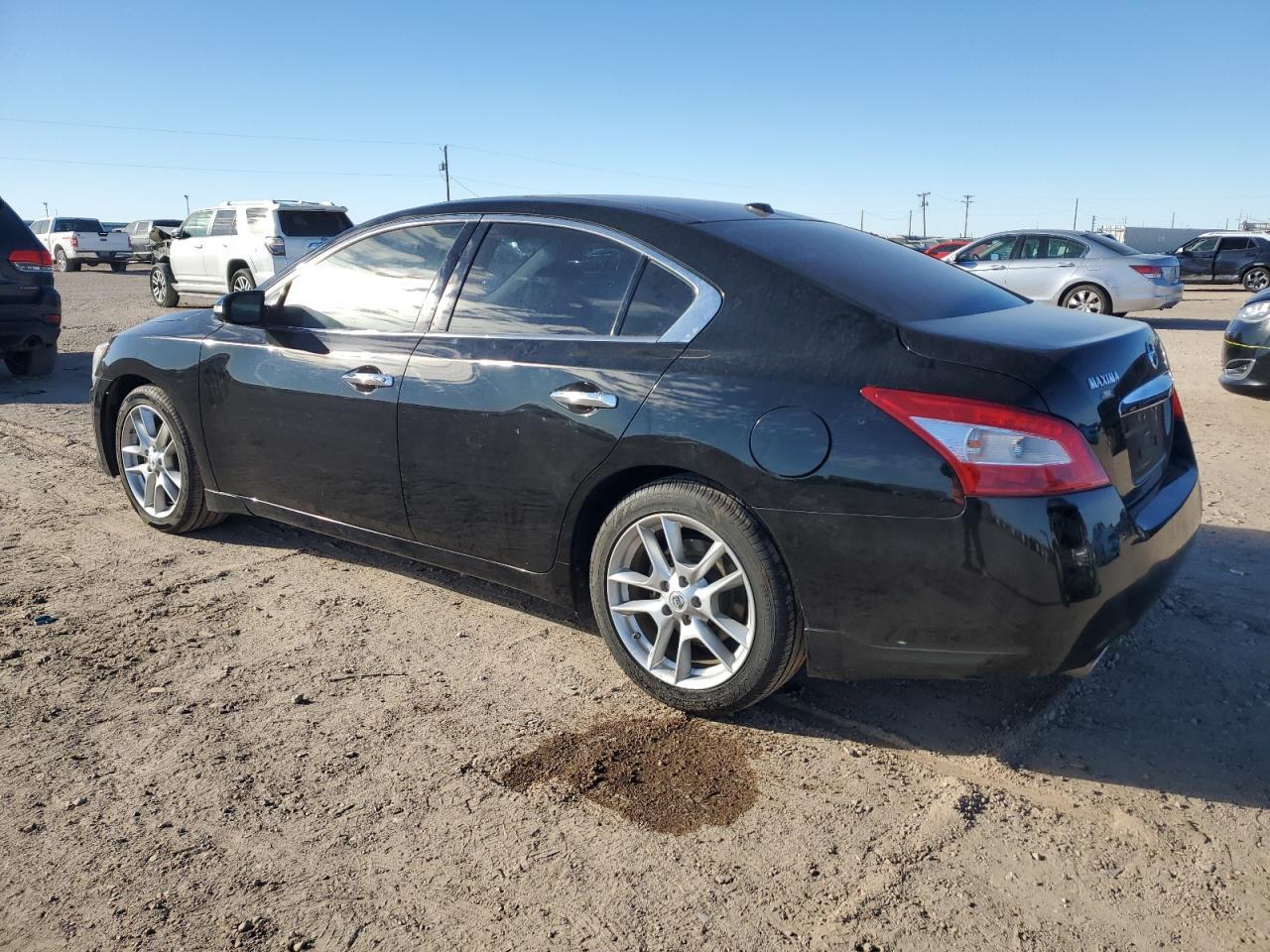 2011 NISSAN MAXIMA S - Image 2