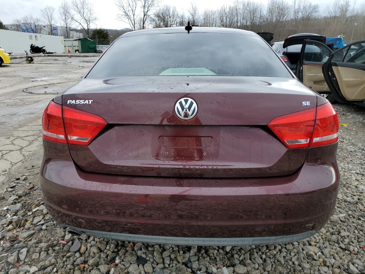 2013 VOLKSWAGEN PASSAT SE - Image 6