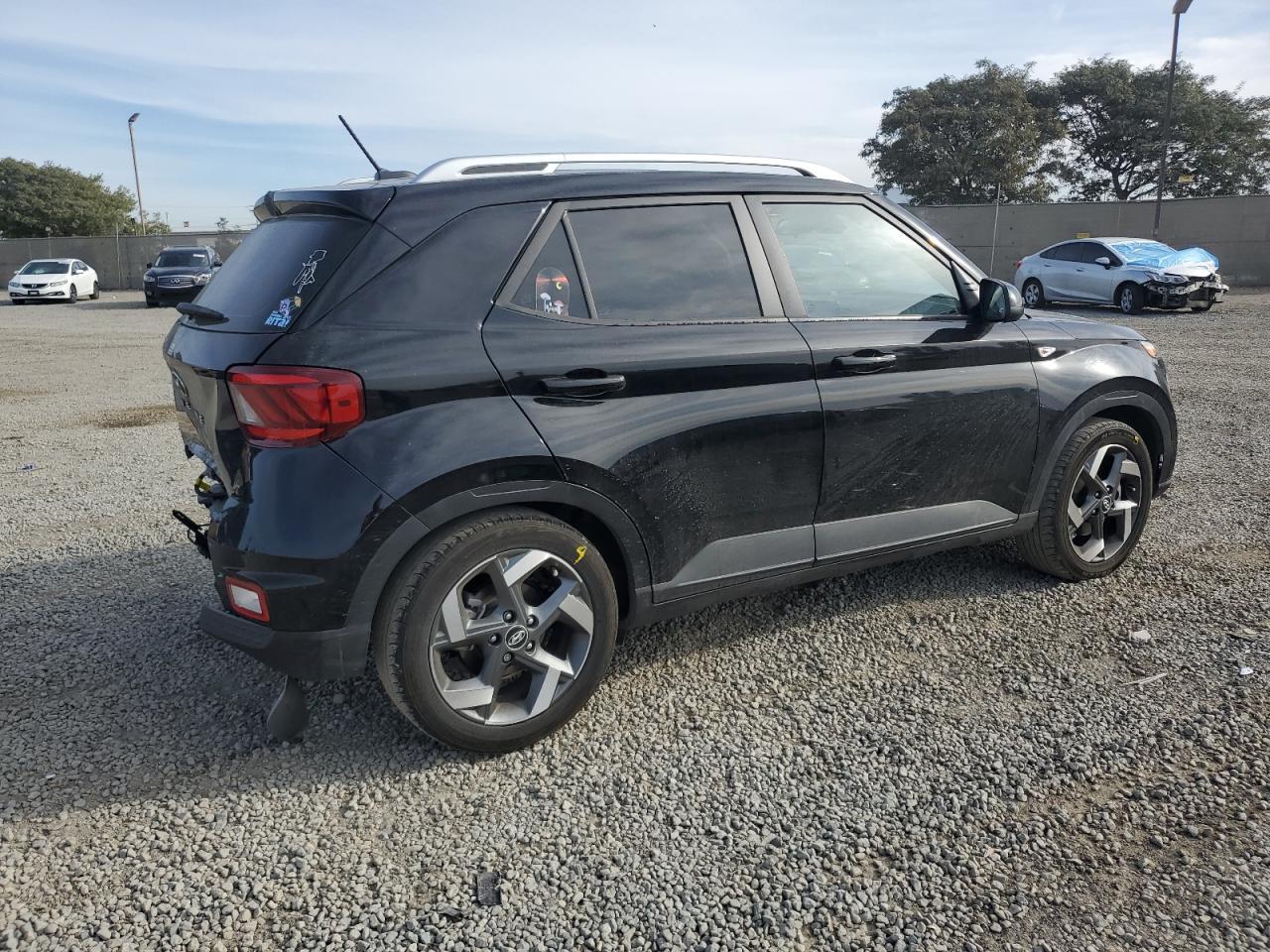 2023 HYUNDAI VENUE SEL - Image 3