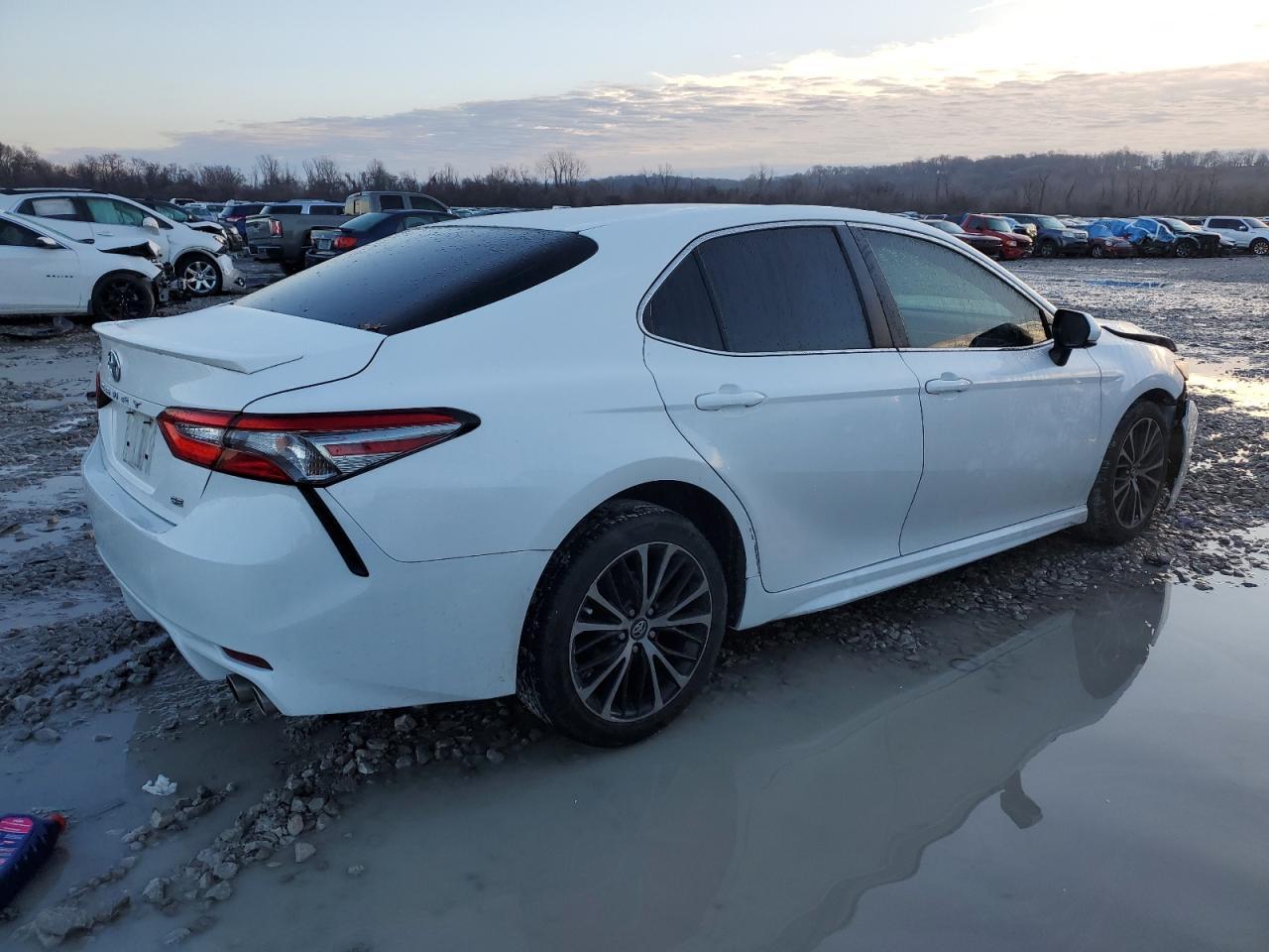 2018 TOYOTA CAMRY L - Image 3