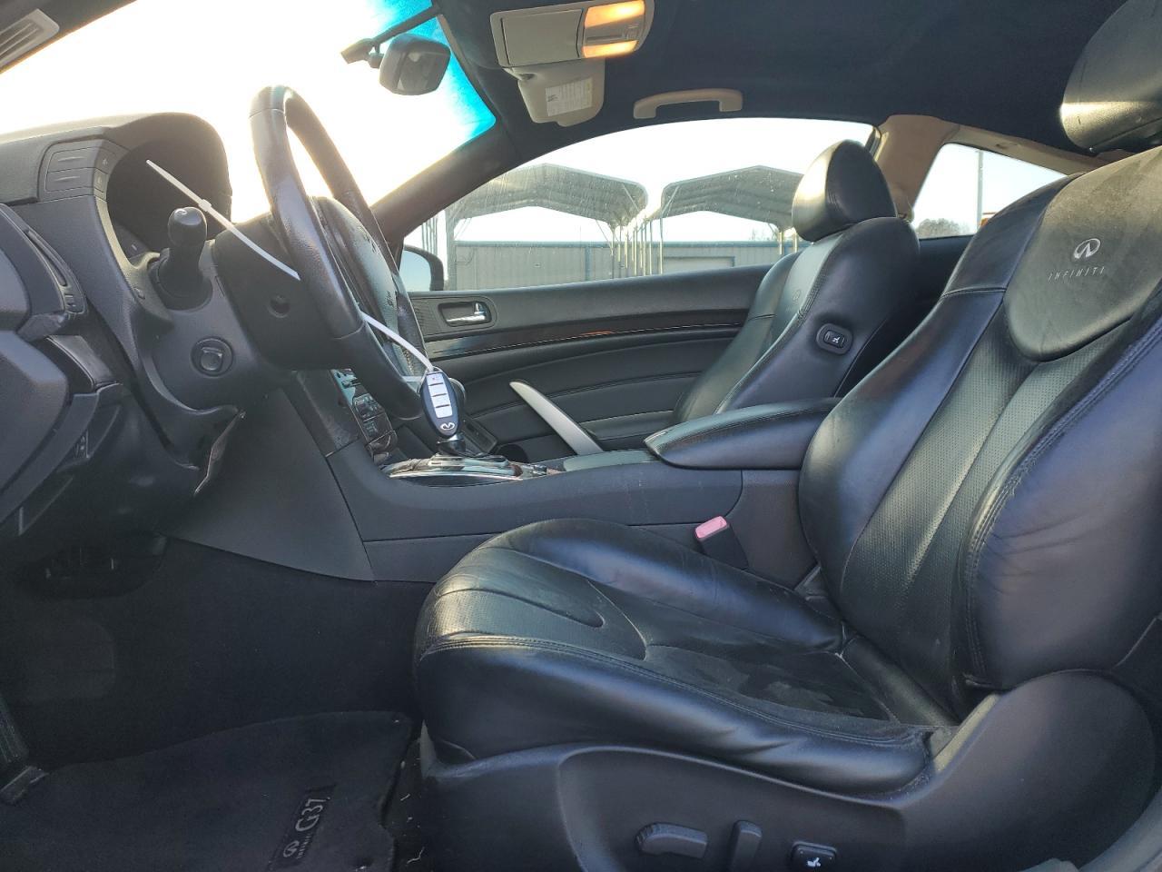 2011 INFINITI G37 - Фото 7