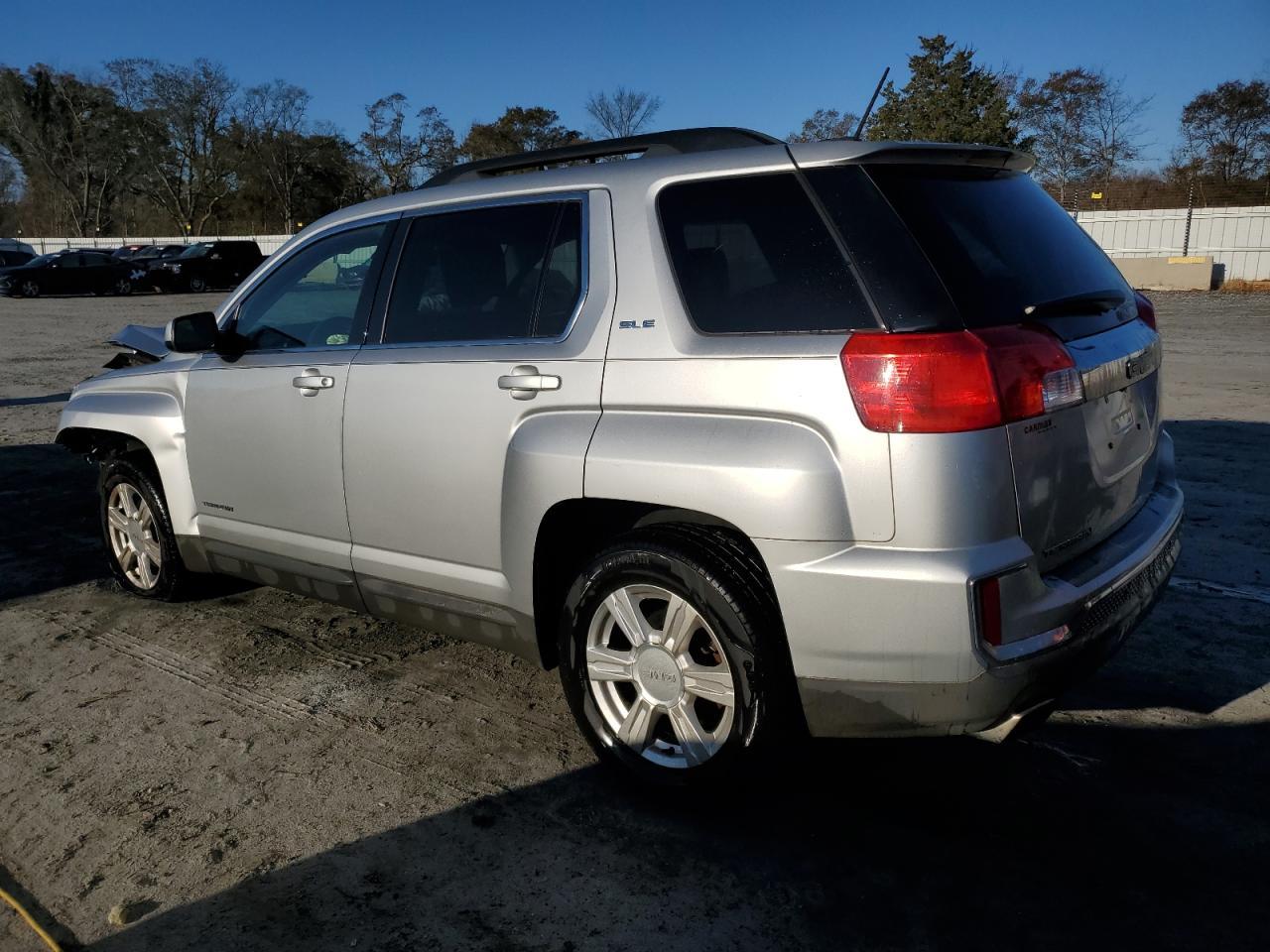 2016 GMC TERRAIN SL - Image 2