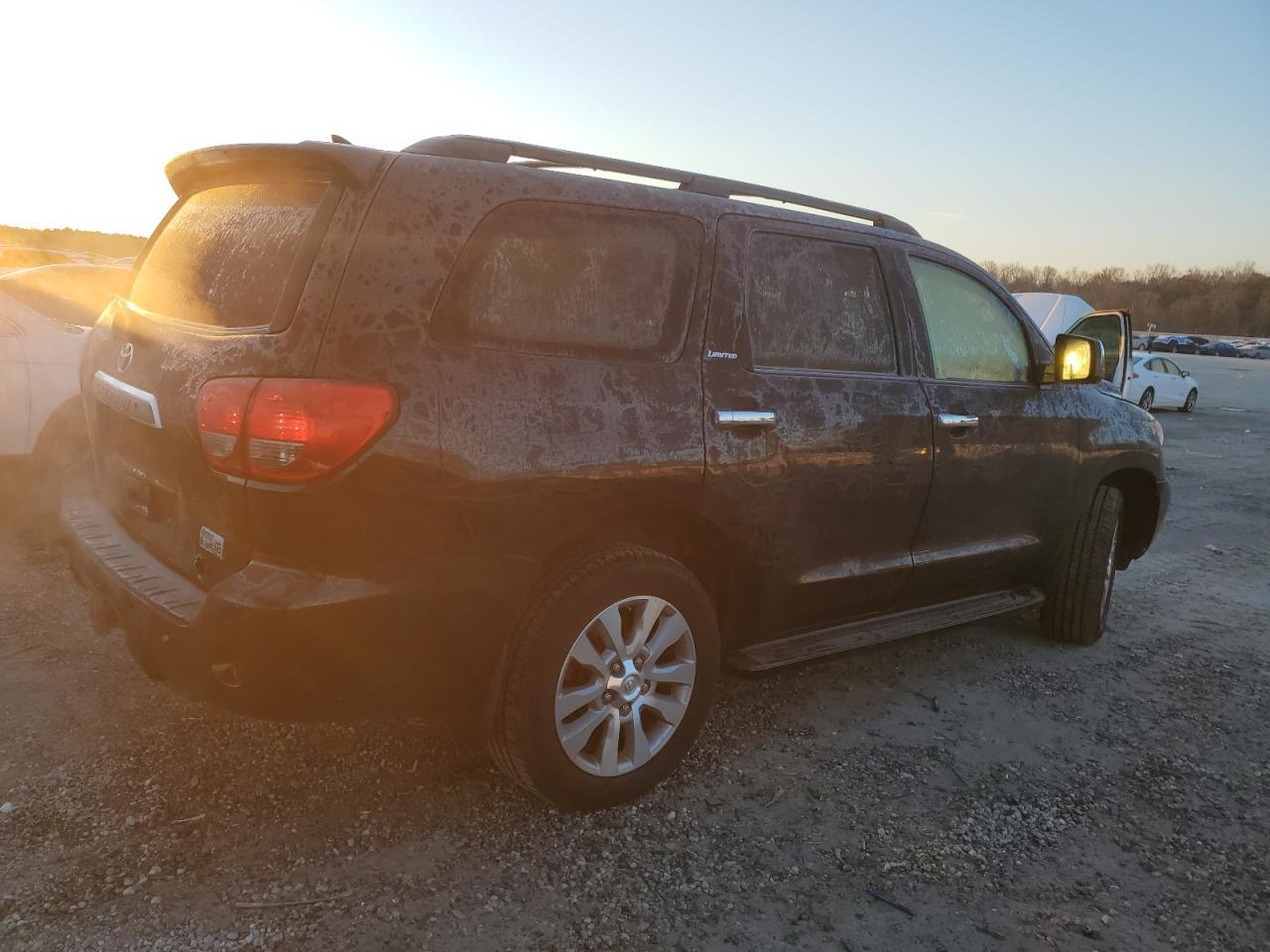 2013 TOYOTA SEQUOIA LI - Image 3