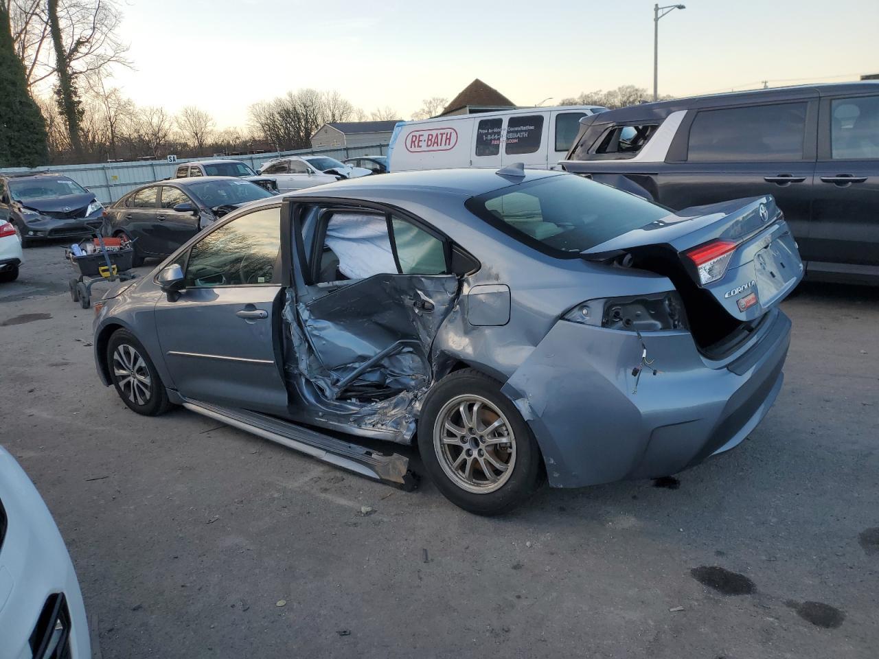 2022 TOYOTA COROLLA LE - Фото 2